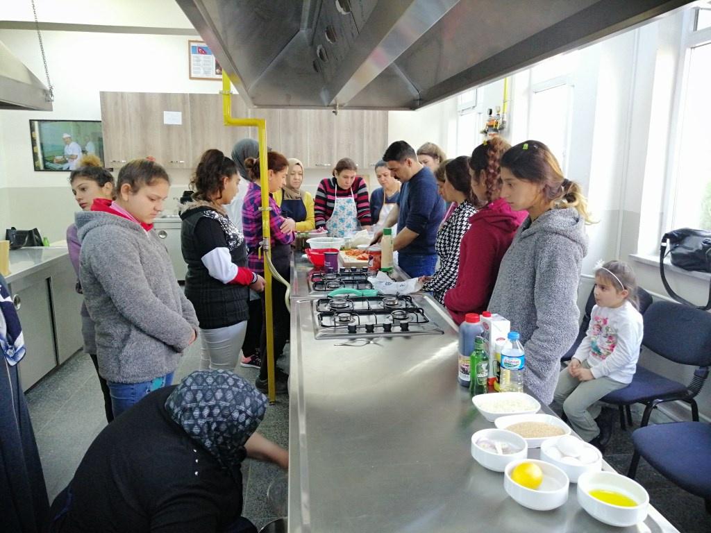 Ustalar Kursiyerlerle Bulusuyor Mustafakemalpasa Ismail Hakki Senpamukcu Halk Egitimi Merkezi